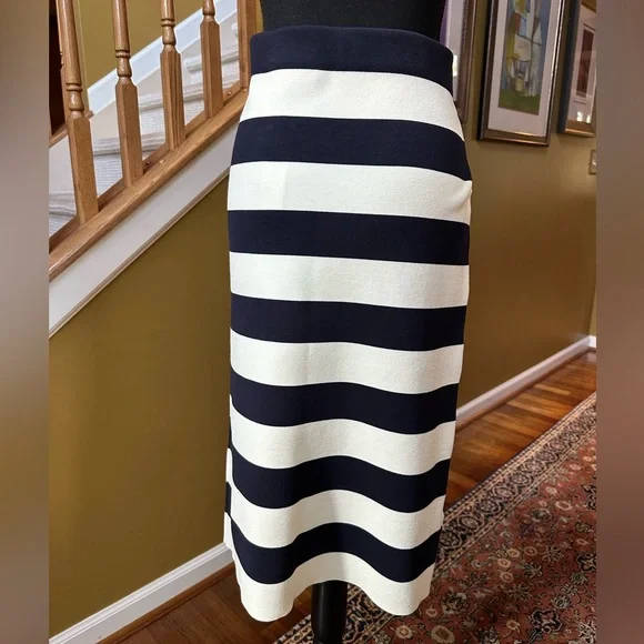 NWT Ann Taylor Knit Navy & Cream Striped Pull-on Skirt - Picture 11 of 13